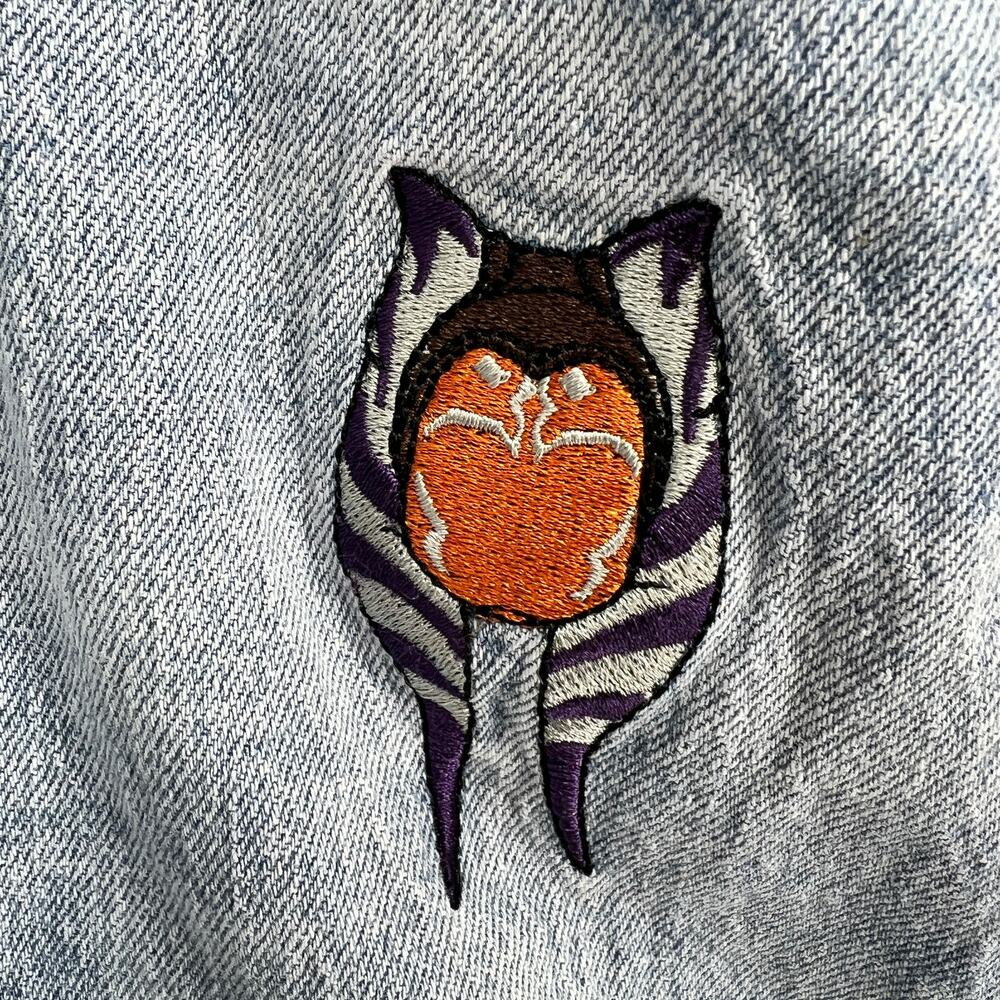Her Universe Star Wars Ahsoka Mom Stretch Womens Jeans Embroidered Size 18 - Picture 4 of 10